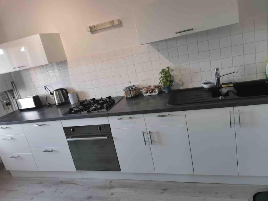 Charmant Appartement Au Calme Bourg-en-Bresse Exteriör bild